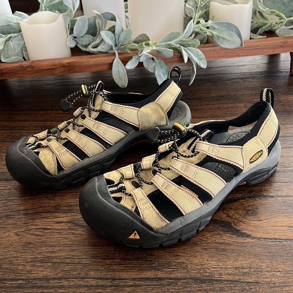 Keen trail shoe